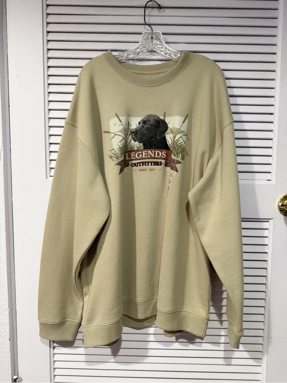 NWT Croft & barrow  tan & Brown Crewneck Sweatshirt Men’s with Dog Graphic